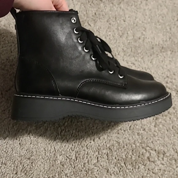 EUC/NWOT Madden NYC Black Leather White Stich Combat Boots Women's Sz 8 - Picture 4 of 12